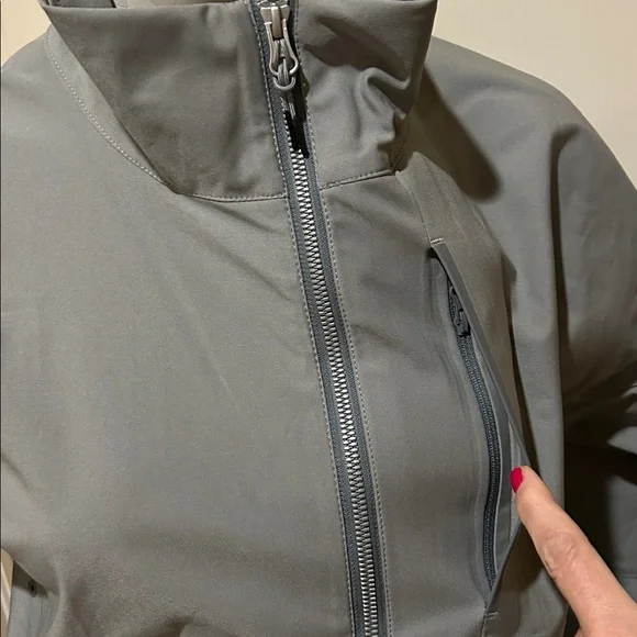 Cotopaxi Gray Women's Kinsa Soft shell Jacket. Size Small. NEW. Gray